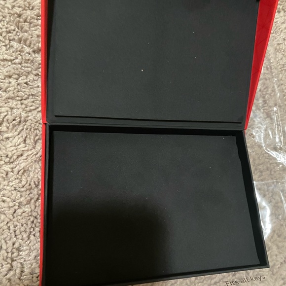 Audi Red Empty Box For 2 Keys Case - Picture 2 of 3